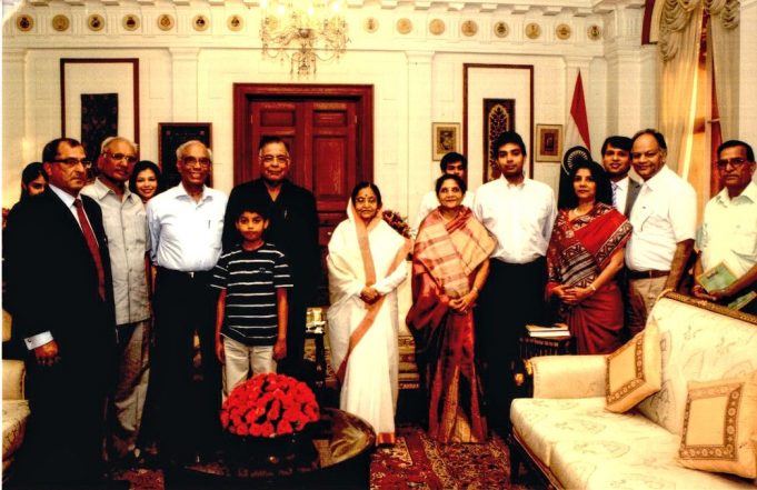 B D Mundhra and family with President Pratibha Patil
