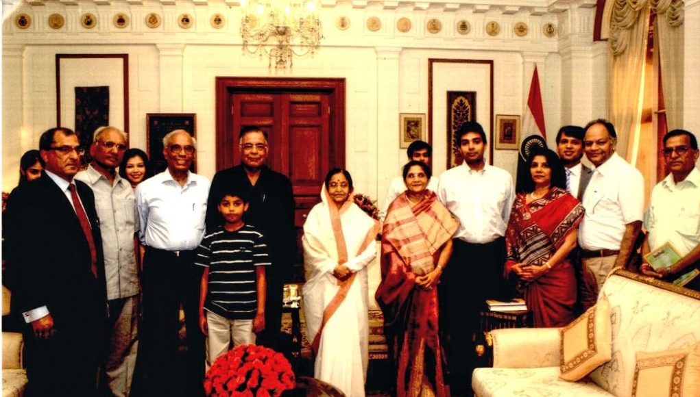 B D Mundhra and family with President Pratibha Patil